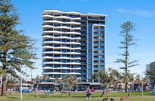 Coolangatta Apartment | Iconic Apartments 704