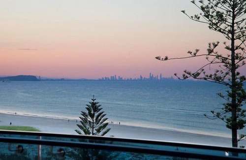 Coolangatta Apartment | Iconic Apartments 704