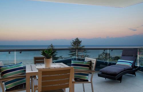 Coolangatta Apartment | Iconic Apartments 704