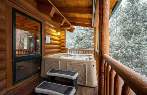 Idaho Springs House | Iconic Log Cabin Escape - Idaho Springs - Hot Tub