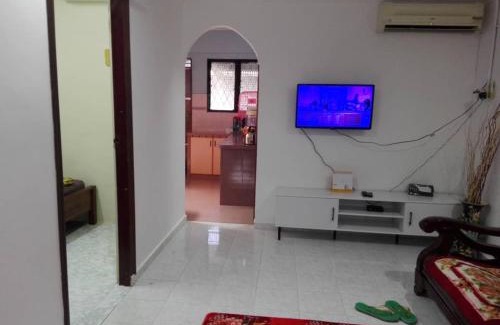 Central Seberang Perai Resort | Idaman guesthouse Malay FAMILY ONLY