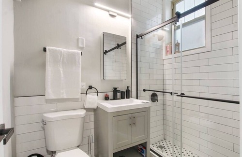 Evanston Apartment | Ideal 1-Bedroom Apartment