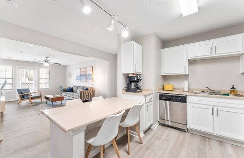Pleasant Valley Apartment | Ideal 2BR King Suite w Gym close to Downtown