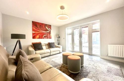 Bicester House | Ideal 4 Bedroomed House in Bicester