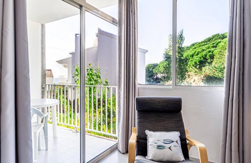 Sant Pol De Mar Apartment | Ideal apartment for families 1km train and shops