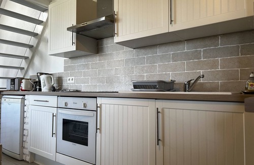 Erdeven Apartment | Ideal Coastal Getaway: Duplex with Pool, Near Beaches, 2 Rooms, Sleeps 4