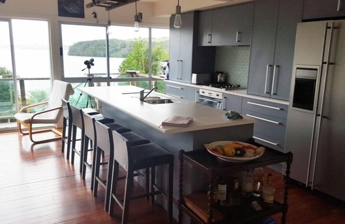 Tawharanui House | Ideal Coastal Retreat with something for everyone