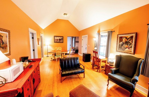 Shawnee On Delaware House | Ideal Delaware Escape Near Pocono Mountain | Hiking Trails, Gol & Spa