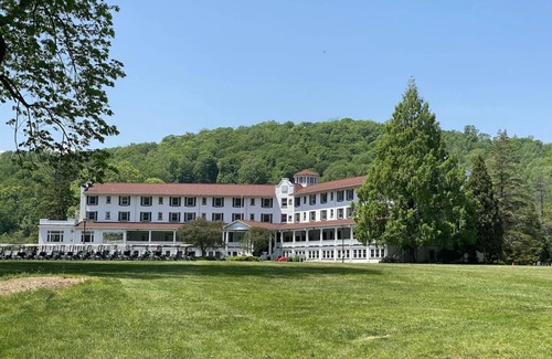 Shawnee On Delaware House | Ideal Delaware Escape Near Pocono Mountain | Hiking Trails, Gol & Spa