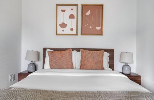 Waller Creek District Apartment | Ideal Downtown 1BR w/Deck & Gym, nr Convention Center, by Blueground