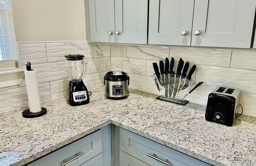 Denver Heights House | ✨ Ideal Downtown Location - Serene Space for 6 Guests ✨