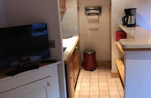 Meribel Centre Apartment | Ideal for 2 couples - Parking - Housekeeping included - Linen provided.