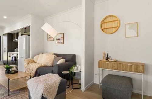 Browns Plains House | Ideal for Getaway - 3BR home