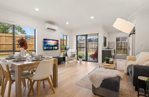 Browns Plains House | Ideal for Getaway - 3BR home