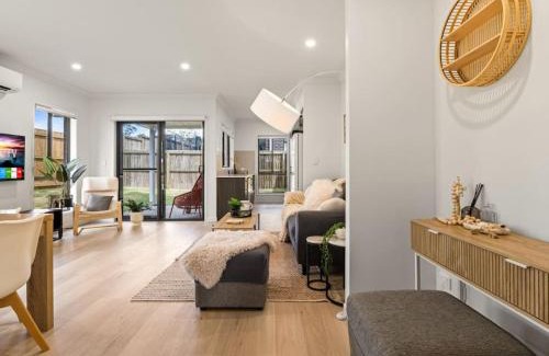 Browns Plains House | Ideal for Getaway - 3BR home