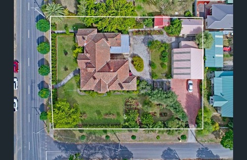 Yea House | Ideal for small groups, weddings, family gatherings, corporate retreats.