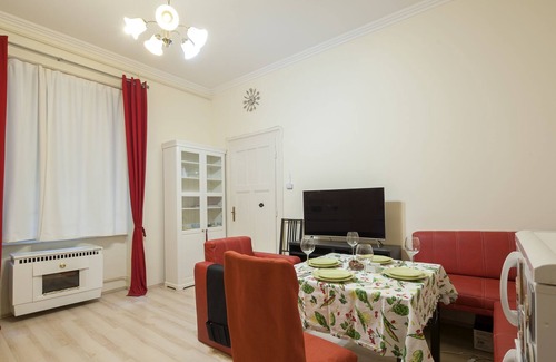 Lagymanyos Apartment | Ideal for solo travellers near Danube river and Citadel