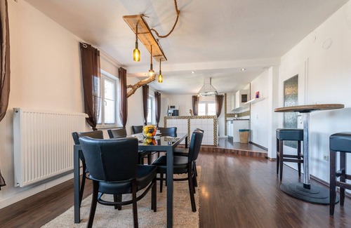 Fischach House | Ideal for trips to Augsburg, Legoland, Munich, Ulm . fully equipped