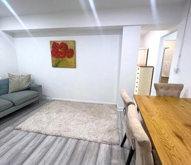 Carrick-on-Suir House | Ideal Guest House