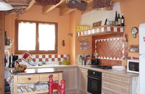 Err House | Ideal house for a family of 8 on ERR, 5 km from Spain and 20 minutes from the slopes.