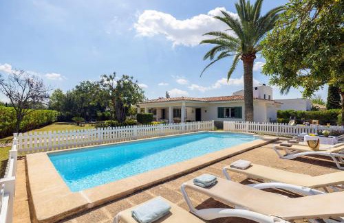 Plamanyola House | Ideal house for two families with pool and barbecue