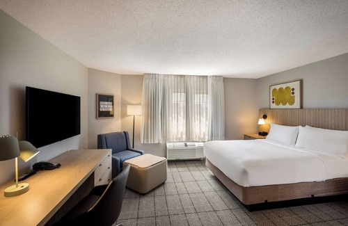 Exchange Place North Hotel | Ideal Location for Extended Stays in Jersey City, Full Kitchen, Pets are Welcome