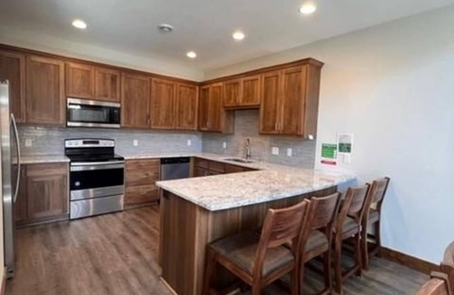 Crosslake House | Ideal location in Crosslake on the Whitefish Chain! Sleeps 12 with indoor pool!