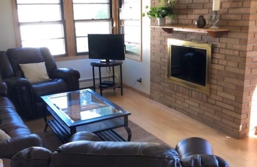 Grand Rapids House | Ideal location
