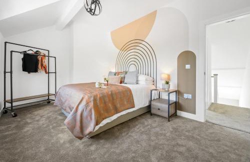 Trafford Apartment | Ideal Lodgings In Urmston