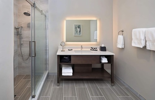 Winters Hotel | Ideal Mix of Comfort and Value! Three Units with Free Parking, Pet-friendly!