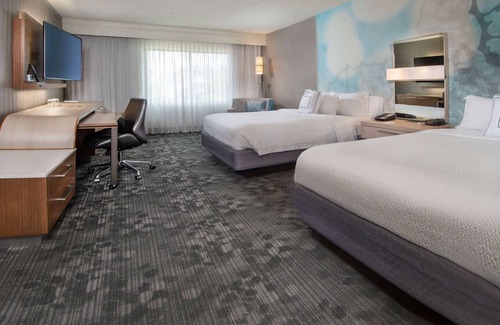 Norcross Hotel | Ideal Mix of Value, Comfort and Convenience! 2 Family-friendly Units, Pool