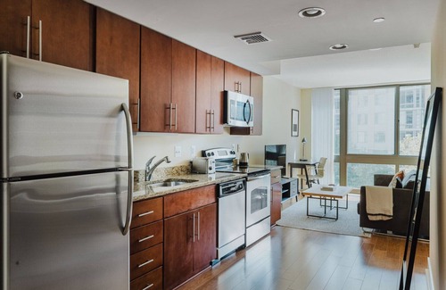 Mount Vernon Triangle Apartment | Ideal Mt Vernon 1BR w/Rooftop Pool & A/C, nr Chinatown, by Blueground