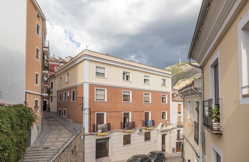 Cuenca Apartment | Ideal Parejas. Casco Antiguo. Nuevo y Tranquilo