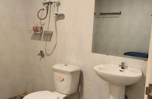 Mittakpheap Bed & Breakfast | IDEAL POUR LES FUMEURS Chambre avec balcon. Tout peut se faire a pied