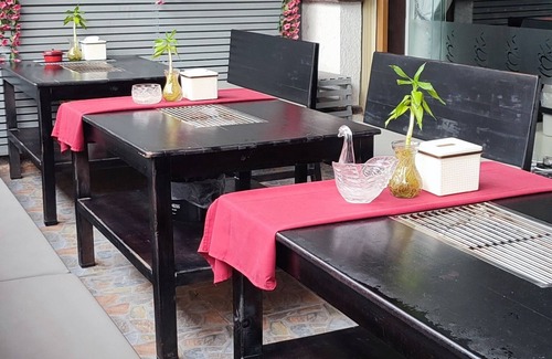 Mittakpheap Bed & Breakfast | IDEAL POUR LES FUMEURS Chambre avec balcon. Tout peut se faire a pied