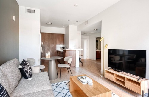 Centennial Apartment | Ideal Redwood City 1BR w/Gym, Lounge & W/D, nr Caltrain, by Blueground