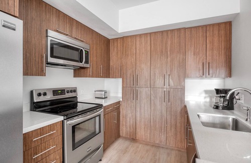 Centennial Apartment | Ideal Redwood City 1BR w/Gym, Lounge & W/D, nr Caltrain, by Blueground