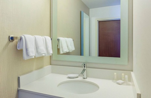 Golden Valley House | Ideal Room for Leisure Trips! Pool, Gym