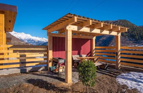Bagvdanari Ski Chalet | Ideal six-person villa for large families with pets, featuring barbecue and spacious yard Svaneti Сountryside 1