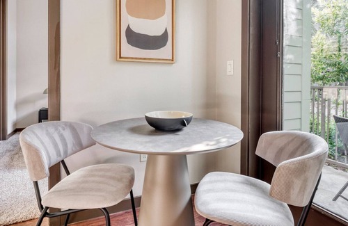 Dawson Apartment | Ideal South Austin 1BR w/ Pool, W/D & Gym, nr restaurants, by Blueground