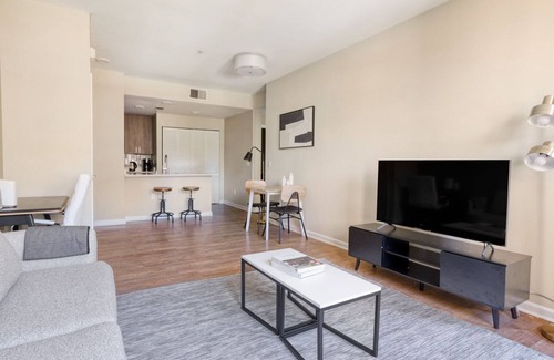 Contra Costa Centre Apartment | Ideal Walnut Creek 1BR w/BBQ, Gym & W/D, steps to BART, by Blueground