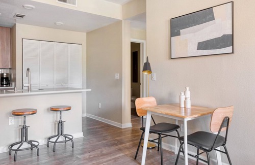 Contra Costa Centre Apartment | Ideal Walnut Creek 1BR w/BBQ, Gym & W/D, steps to BART, by Blueground