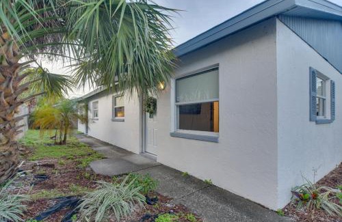 Palm Harbor Apartment | Ideally Located Palm Harbor Condo Walk Downtown!