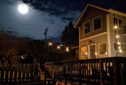 Gold Beach Bed & Breakfast | Idlewild Manor B&B