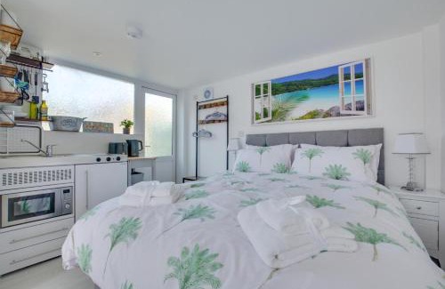 Saltdean Apartment | Idrella Studio