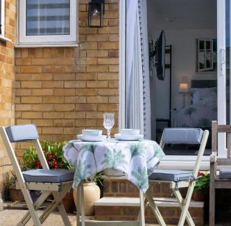 Saltdean Apartment | Idrella Studio