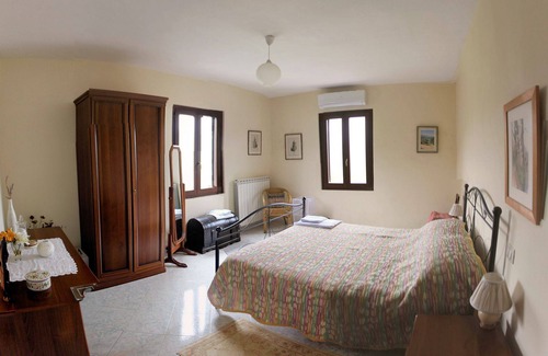 Castiglione Messer Raimondo Other | Idyllic air-conditioned villa with mountain views. Nature, villages & vineyards.