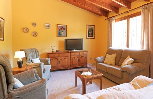 Alaro House | Idyllic country house with a beautiful view, garden, large pool oasis, WiFi