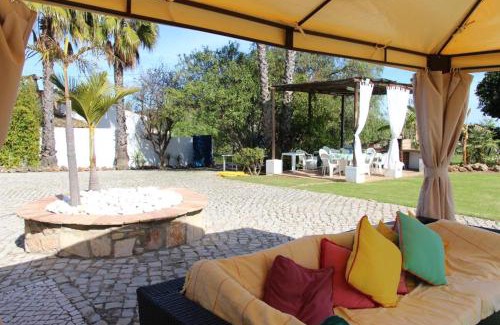 Cerro do Mocho House | Idyllic Farm House with huge Garden for 14PAX