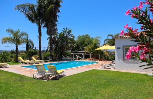Cerro do Mocho House | Idyllic Farm House with huge Garden for 14PAX